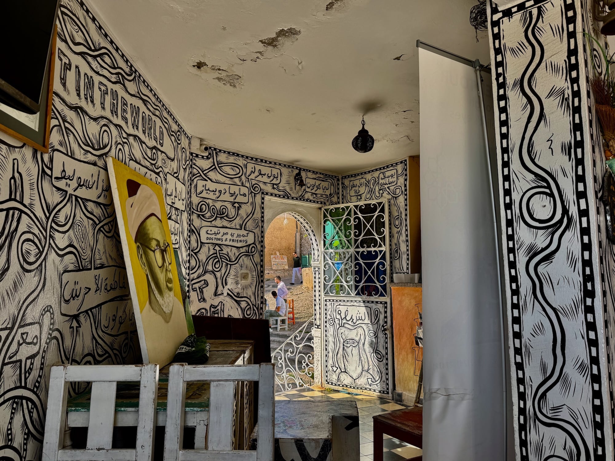 Künstlercafe in Tanger mit Wandmalerei